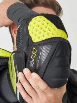 Coudières Bauer Supreme Ultrasonic Intermédiaire 11 Coudières Bauer Supreme Ultrasonic Intermédiaire -Pro Patinage pdtimg 4641590b